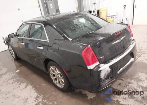 2016 Chrysler 300C Platinum z USA, uszkodzony, nr VIN 2C3CCASG3GH124181
